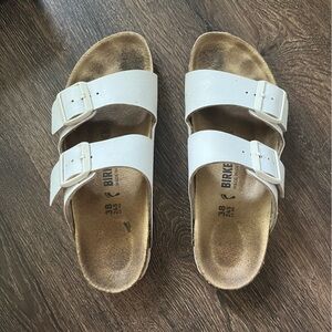White Arizona Birkenstocks Women’s Size 38